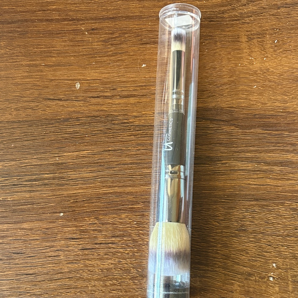 IT Cosmetics Silver Dual-Ended Brush #7 new with packaging